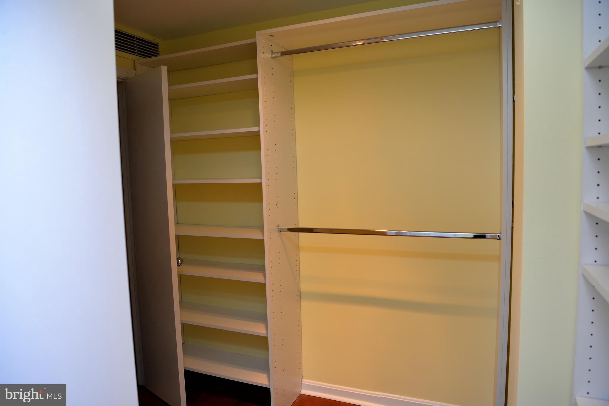1101 South Arlington Ridge Road, Unit 703 Arlington, VA 22202 - Photo 21 of 30 Interior (General)