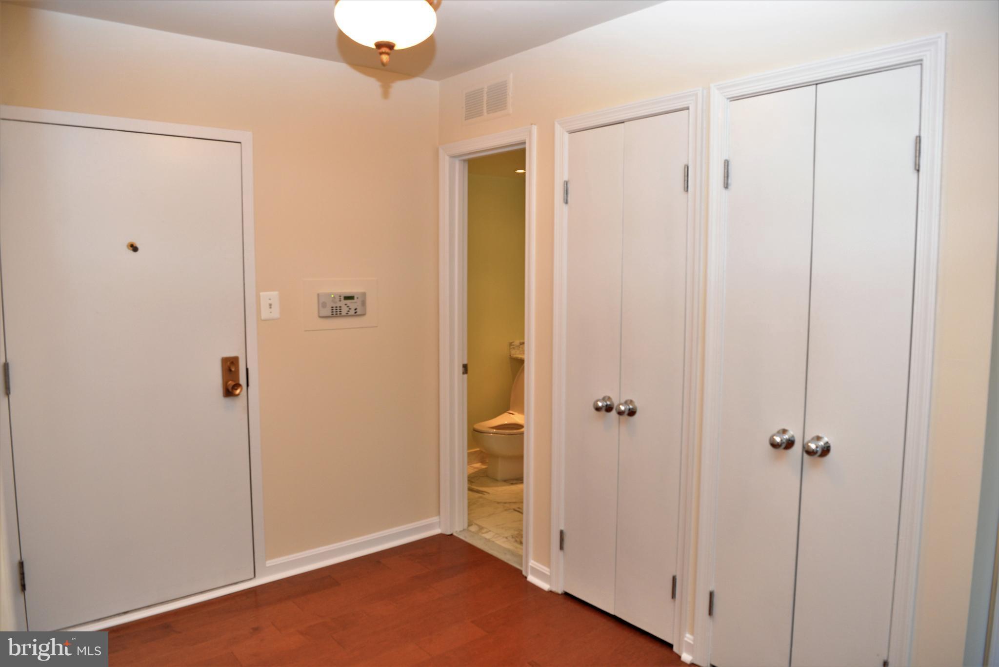 1101 South Arlington Ridge Road, Unit 703 Arlington, VA 22202 - Photo 23 of 30 Interior (General)