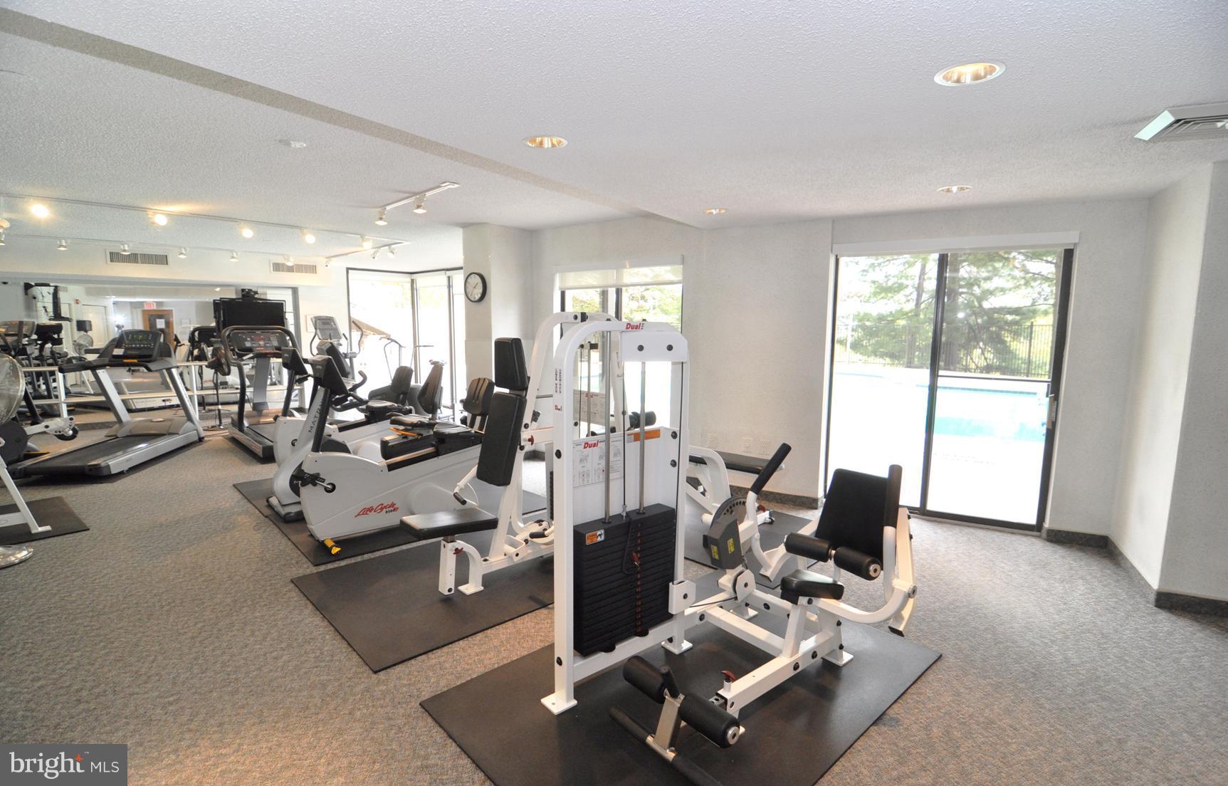 1101 South Arlington Ridge Road, Unit 703 Arlington, VA 22202 - Photo 29 of 30 Community