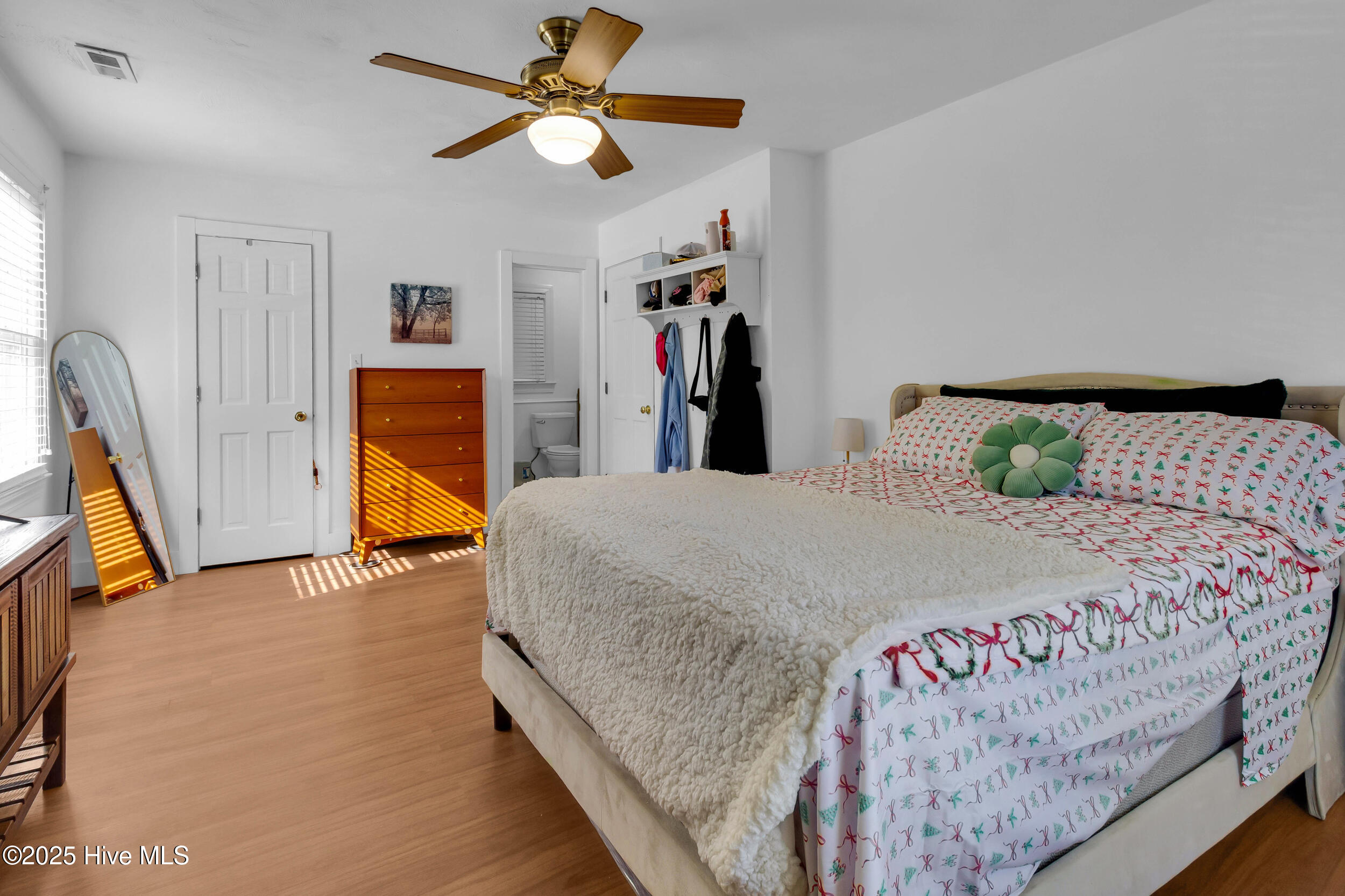 605 River Road Trent Woods, NC 28562 - Photo 16 of 38 First Bedroom