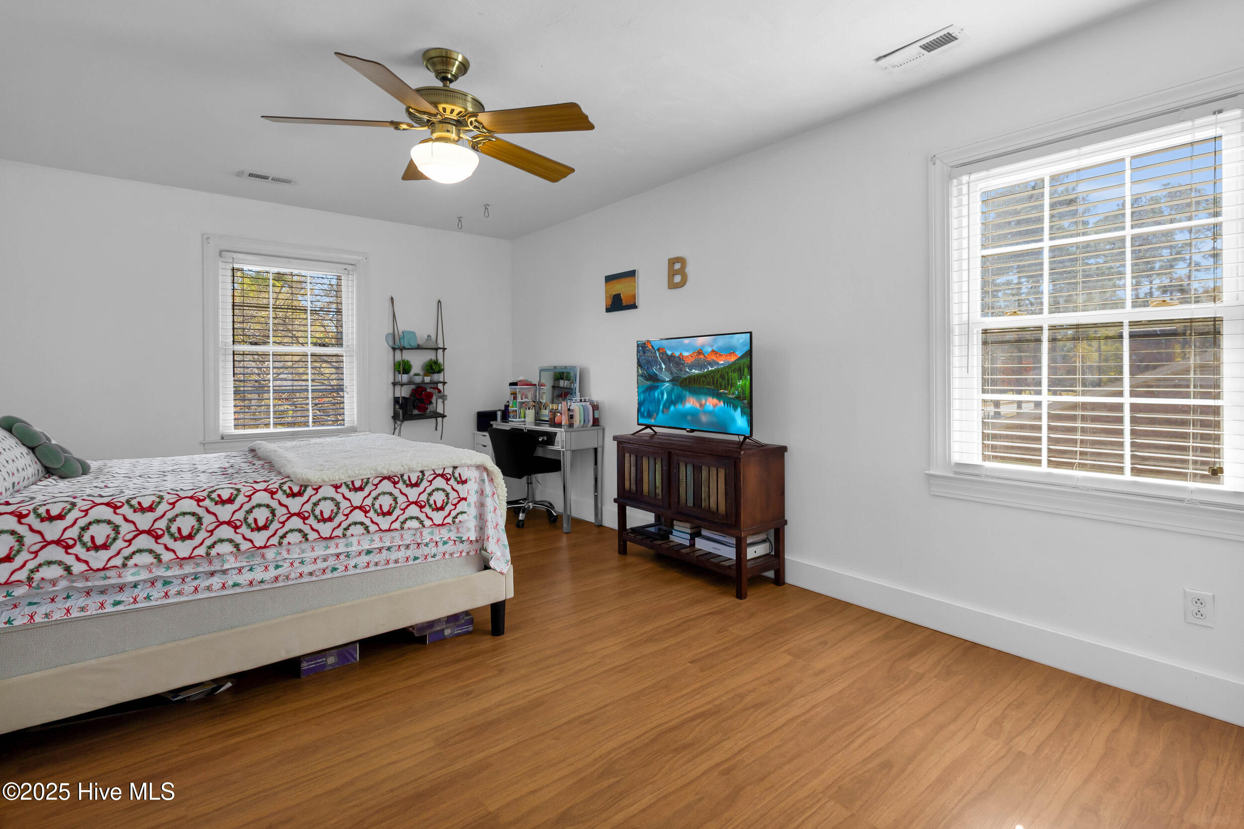 605 River Road Trent Woods, NC 28562 - Photo 17 of 38 First Bedroom