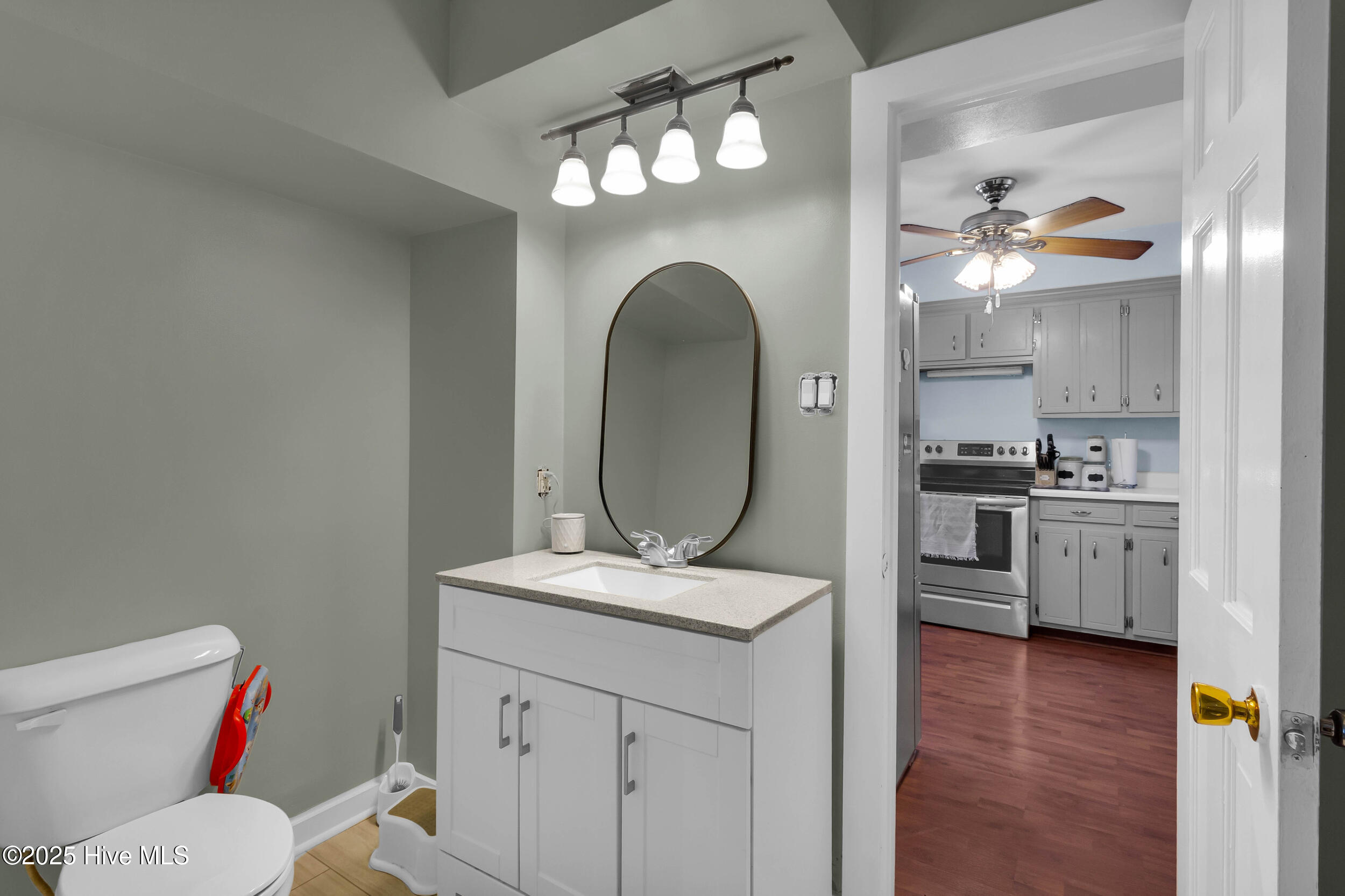 605 River Road Trent Woods, NC 28562 - Photo 21 of 38 Half-Bath