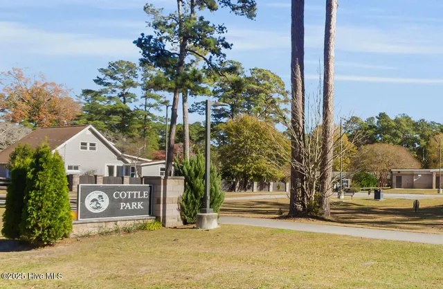 $385,000 | 605 River Road, Trent Woods, NC 28562