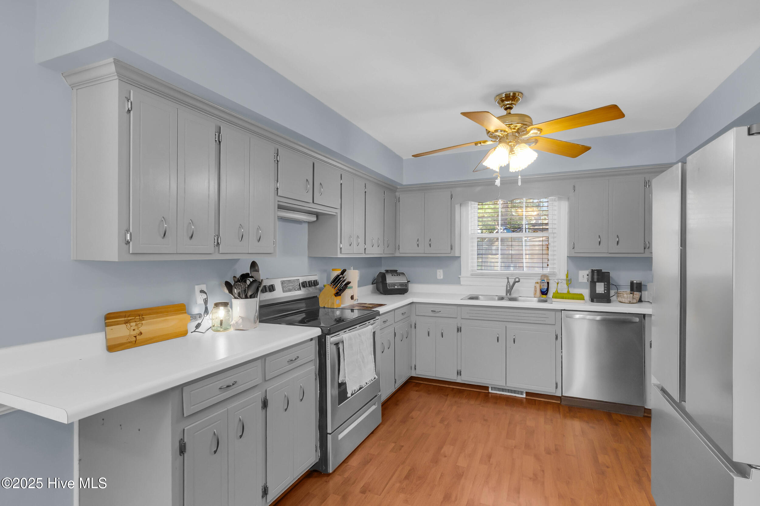 605 River Road Trent Woods, NC 28562 - Photo 4 of 38 Kitchen