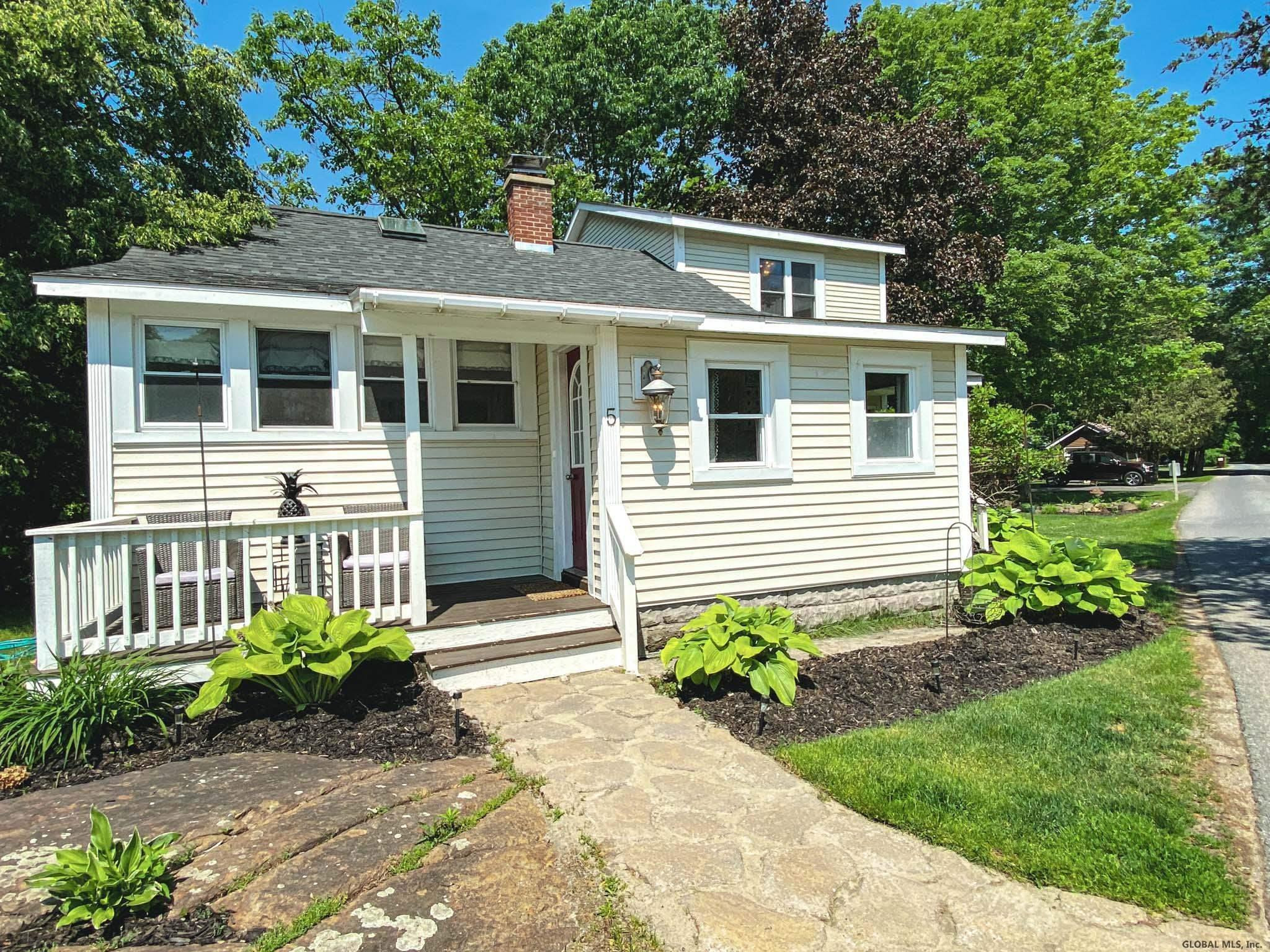 5 Hanneford Road Queensbury, NY 12804 - Photo 4 of 31 Photo 4