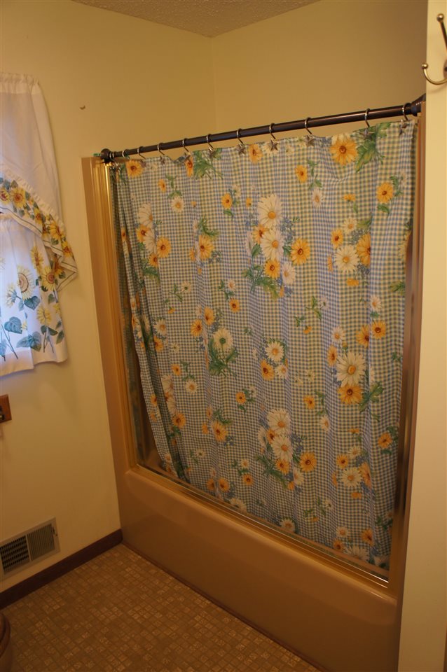 9833 Nothstine Road Mancelona, MI 49659 - Photo 25 of 35 1821289-24.JPG