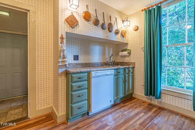 $315,000 | 303 East Main Street, Abingdon, VA 24210