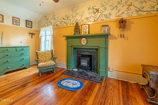 $275,000 | 303 East Main Street, Abingdon, VA 24210