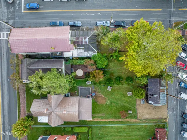 $300,000 | 303 East Main Street, Abingdon, VA 24210