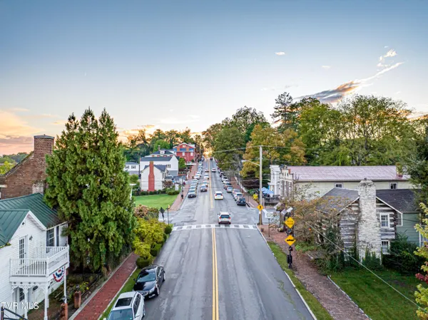 $300,000 | 303 East Main Street, Abingdon, VA 24210