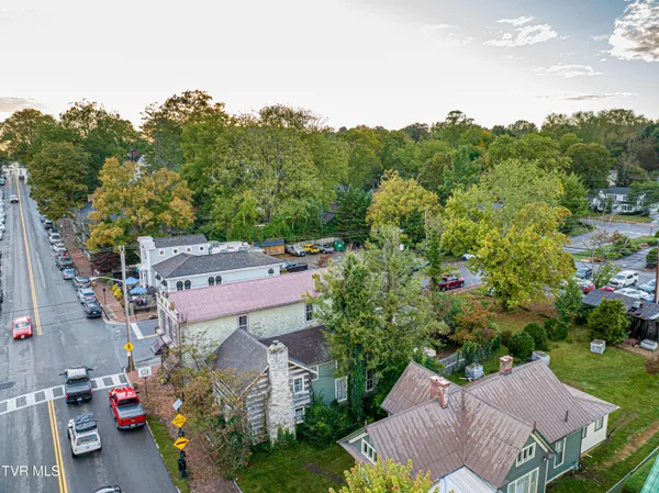 $300,000 | 303 East Main Street, Abingdon, VA 24210