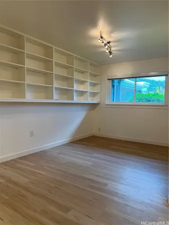 $7,500 | 616 Kumukahi Place, Honolulu, HI 96825