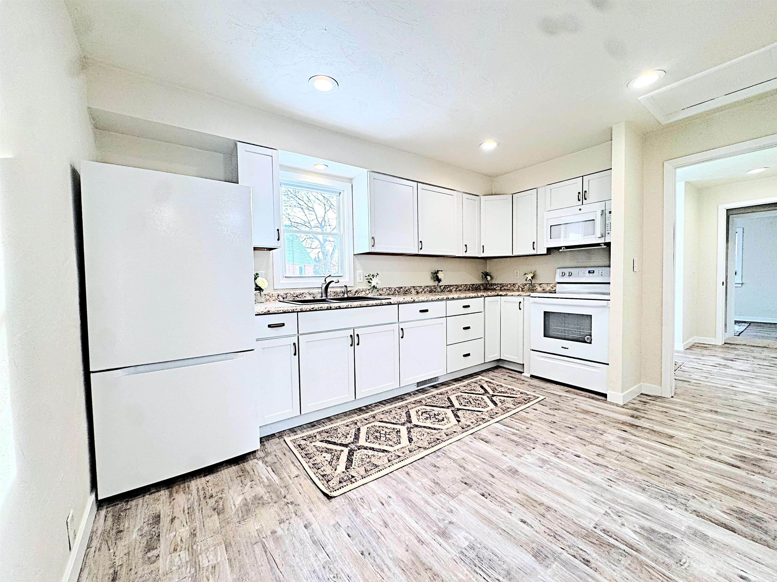 1813 West Summer Street Appleton, WI 54914 - Photo 6 of 28