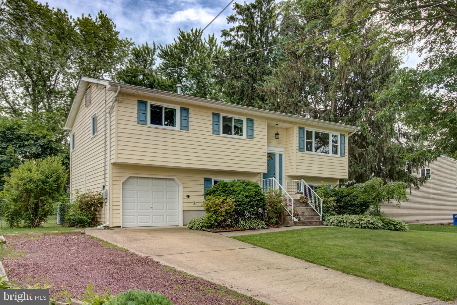 3 Robinson Road Allentown, NJ 08501 - Photo 2 of 47 Exterior Front