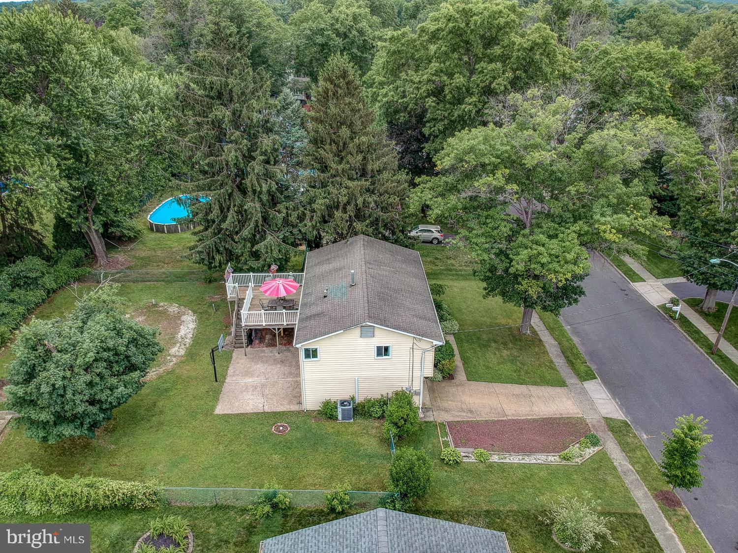 3 Robinson Road Allentown, NJ 08501 - Photo 7 of 47 View from garage side