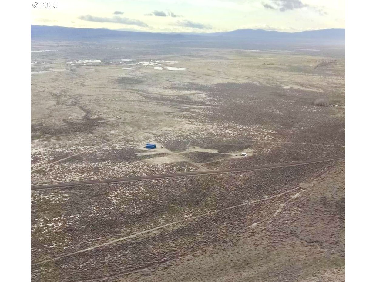 a view of a room with an empty space