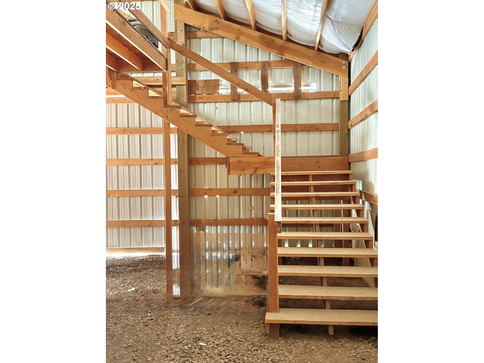 49927 Shuffield Road Summer Lake, OR 97640 - Photo 3 of 16 a view of entryway with a ceiling fan