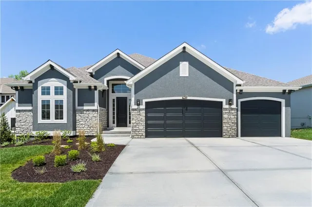 $765,000 | 10332 North Potter Avenue, Kansas City, MO 64157