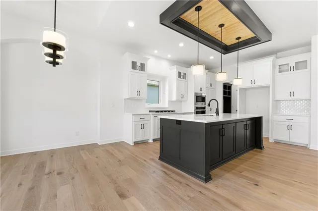 $765,000 | 10332 North Potter Avenue, Kansas City, MO 64157