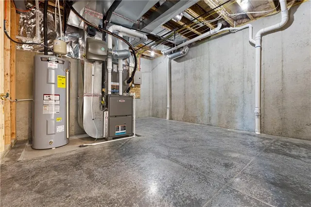 $765,000 | 10332 North Potter Avenue, Kansas City, MO 64157