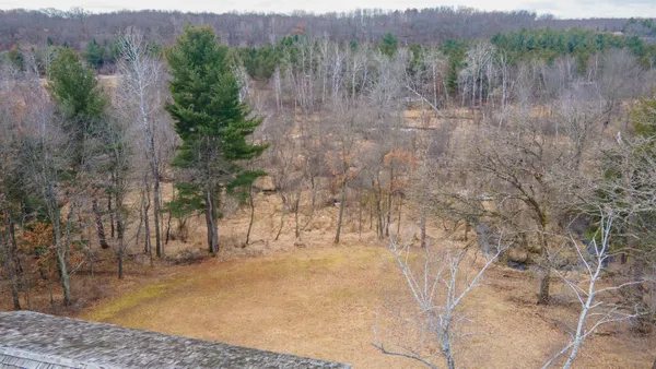 $999,900 | 8716 Fountain Grove Road, Amherst, WI 54406