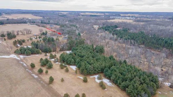 $999,900 | 8716 Fountain Grove Road, Amherst, WI 54406