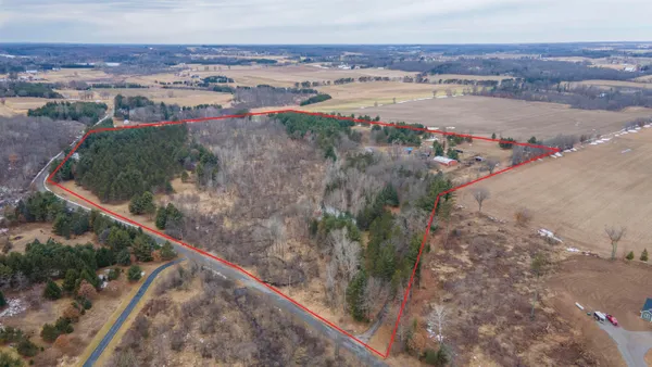 $999,900 | 8716 Fountain Grove Road, Amherst, WI 54406