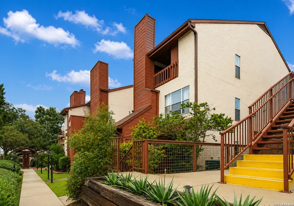 $1,275 | 10527 Perrin Beitel Road, Unit D206, San Antonio, TX 78217