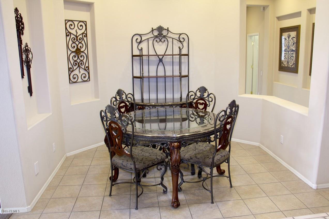 2123 North Pacey Road Phoenix, AZ 85037 - Photo 6 of 38 Kitchen eat in