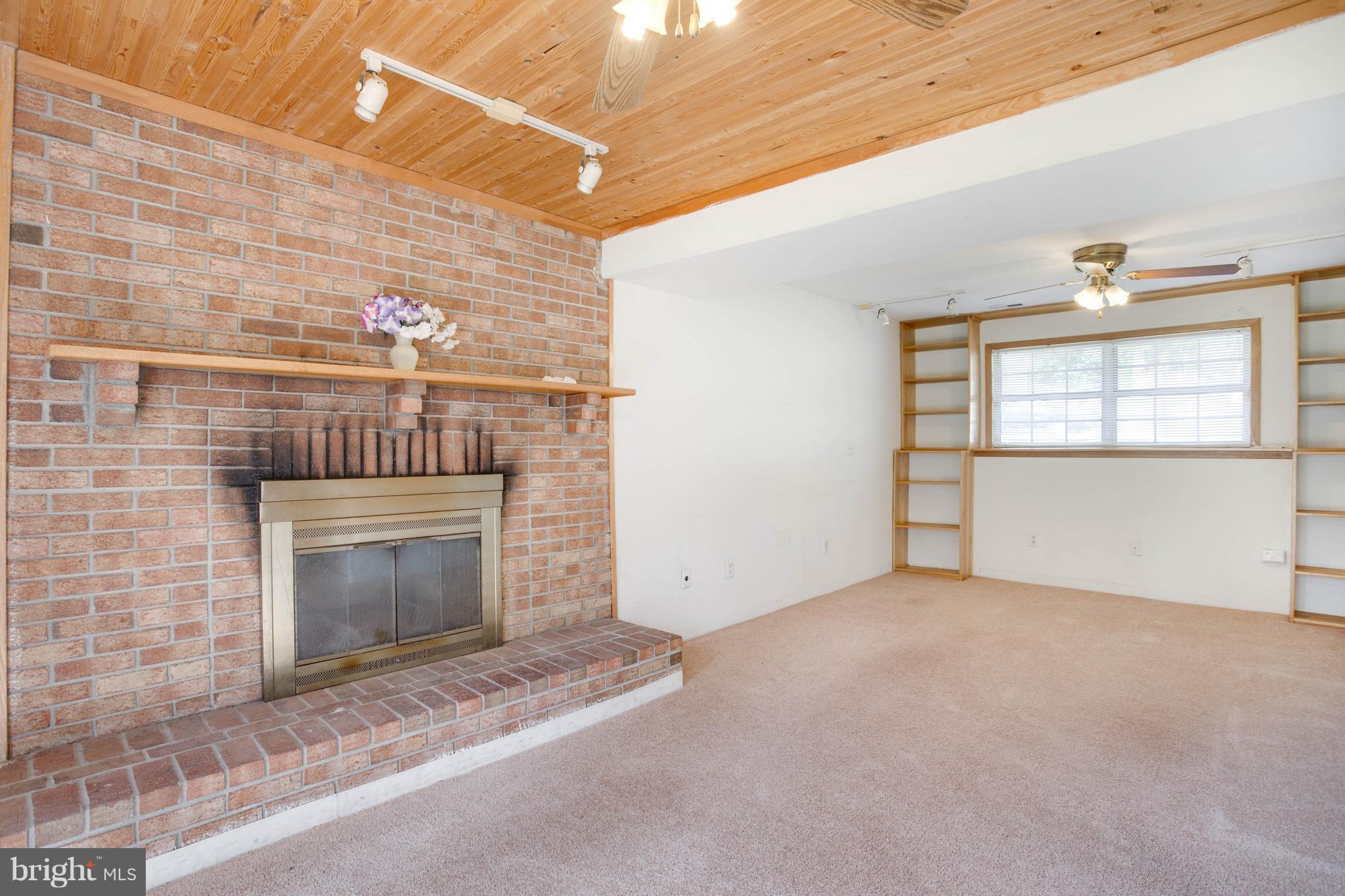 6706 Middlefield Road Fort Washington, MD 20744 - Photo 4 of 21 Family Room