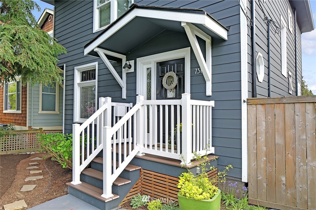 731 North 73rd Street Seattle, WA 98103 - Photo 2 of 24