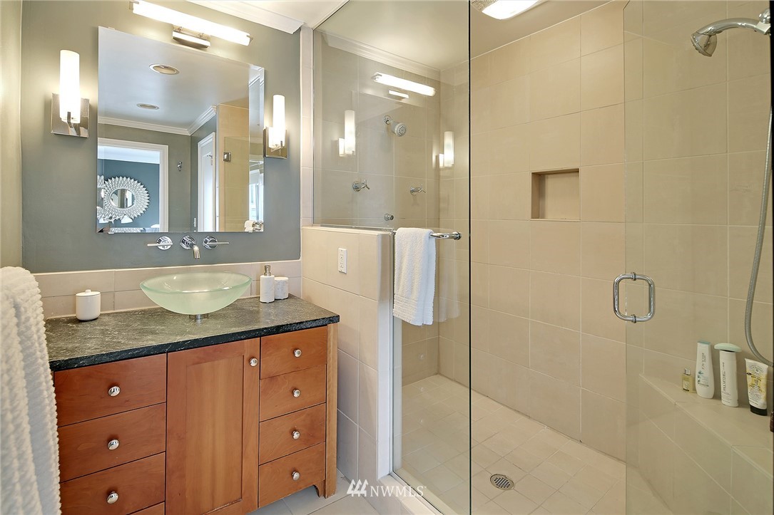 731 North 73rd Street Seattle, WA 98103 - Photo 14 of 24