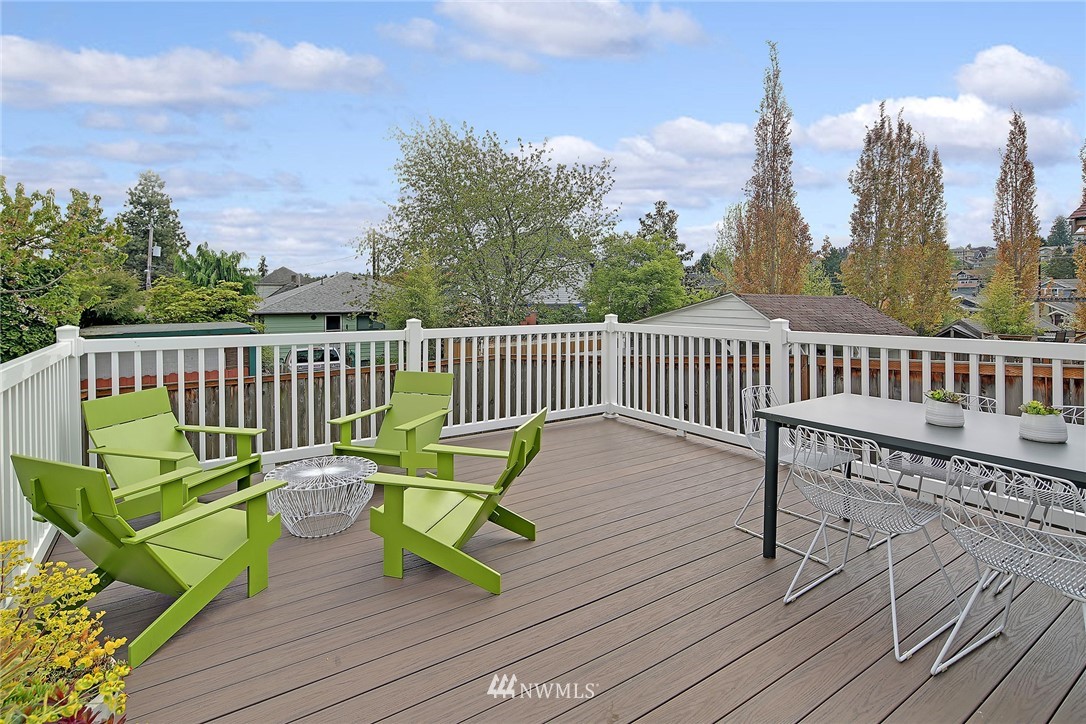 731 North 73rd Street Seattle, WA 98103 - Photo 9 of 24