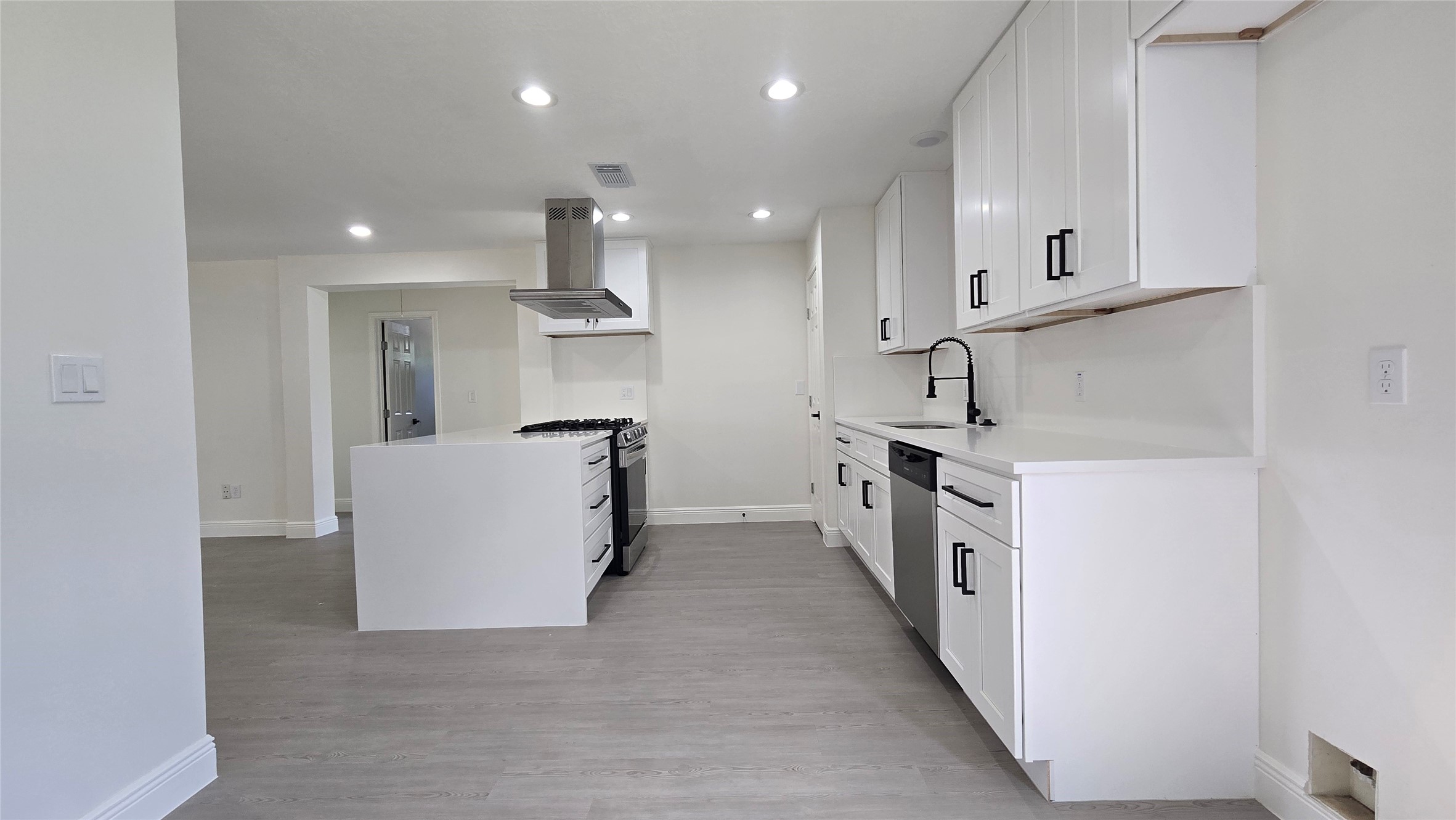 10101 Bamboo Road Houston, TX 77041 - Photo 5 of 23