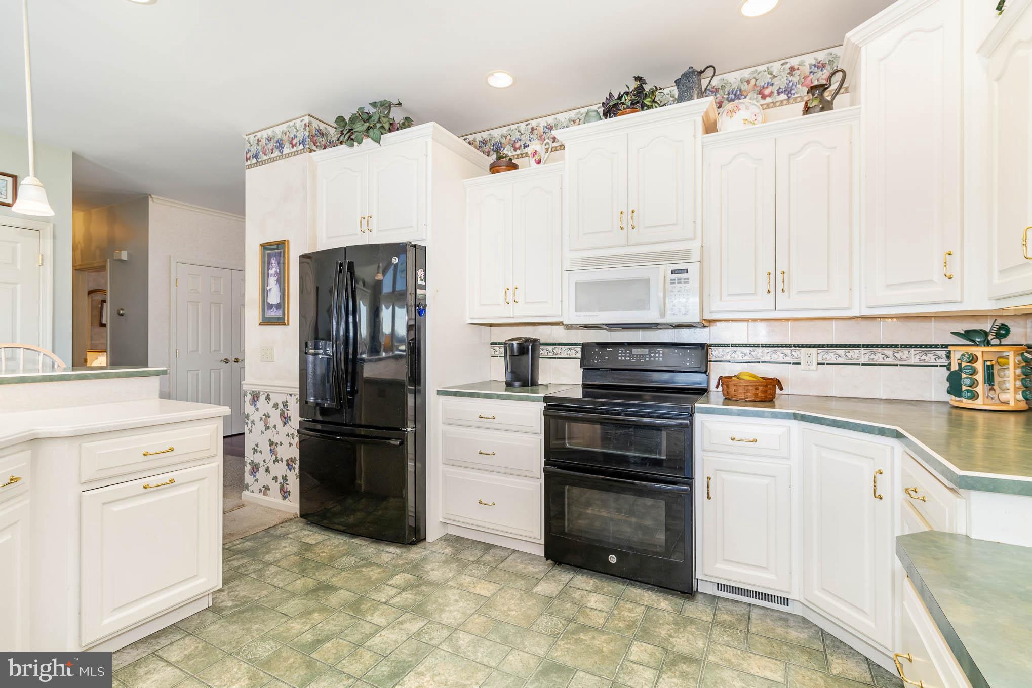 2091 Sunnyside Road Manheim, PA 17545 - Photo 11 of 34