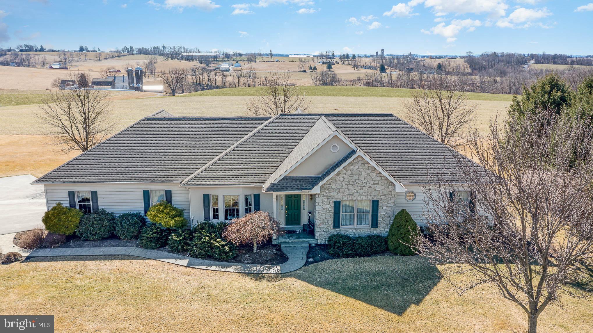 2091 Sunnyside Road Manheim, PA 17545 - Photo 3 of 34