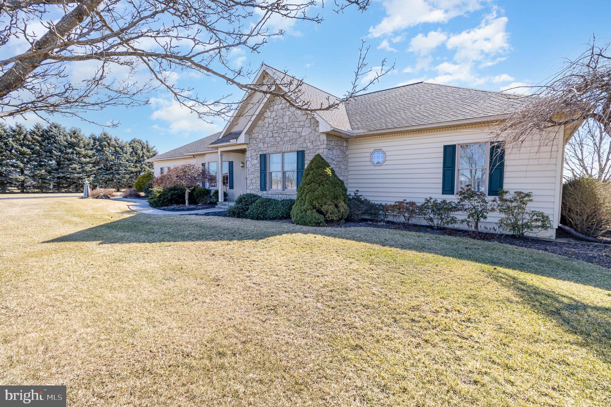 2091 Sunnyside Road Manheim, PA 17545 - Photo 7 of 34