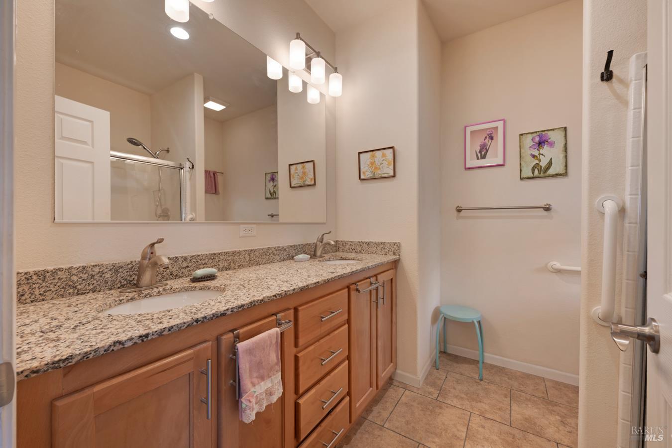 1945 Piner Road, Unit 96 Santa Rosa, CA 95403 - Photo 14 of 36 Primary bathroom