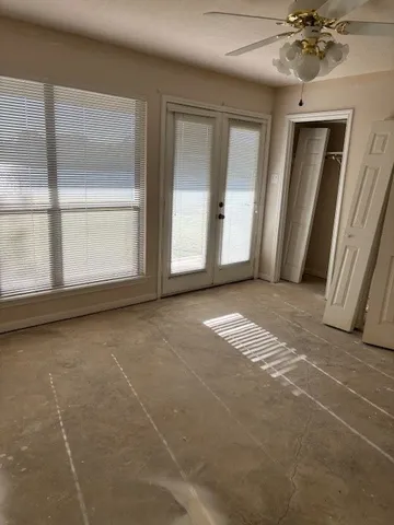 a view of empty room with window
