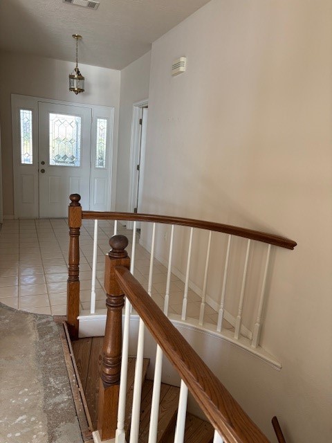 24 Lakeview Manor Huntsville, TX 77340 - Photo 4 of 26 a view of a hallway with windows