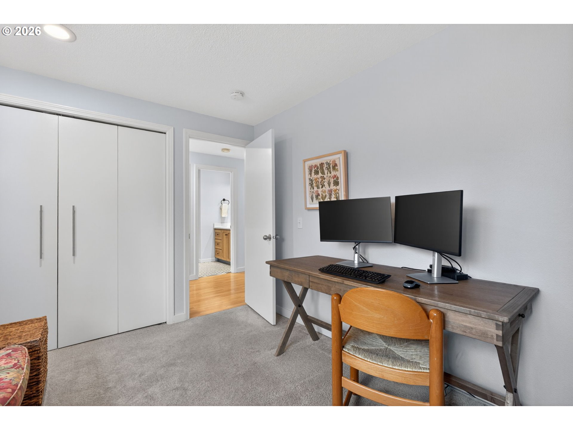 8115 Southwest Hemlock Street Portland, OR 97223 - Photo 24 of 36 a workspace with furniture and lamp