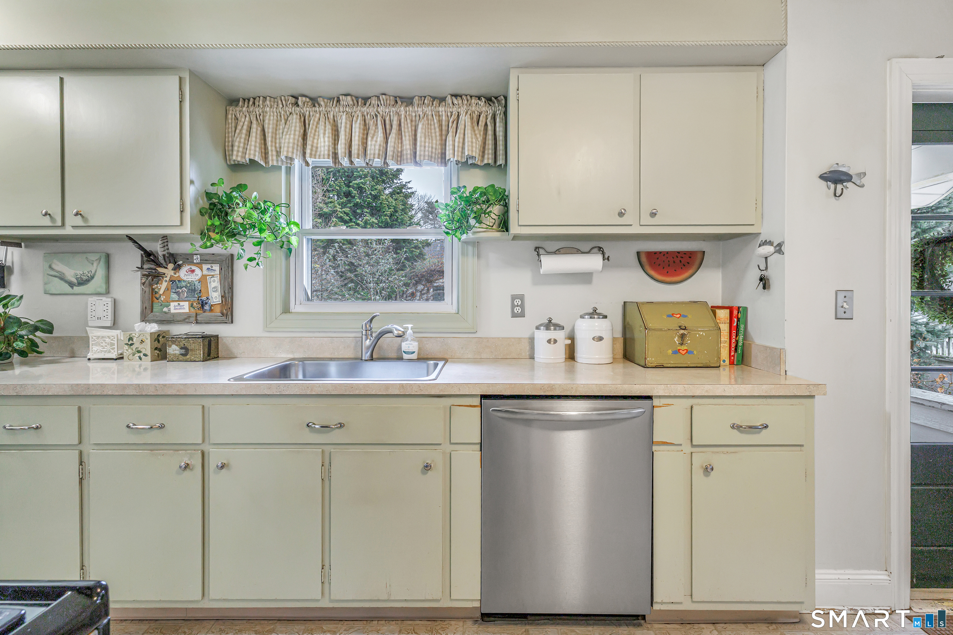 12 Old Saugatuck Road Norwalk, CT 06855 - Photo 11 of 36