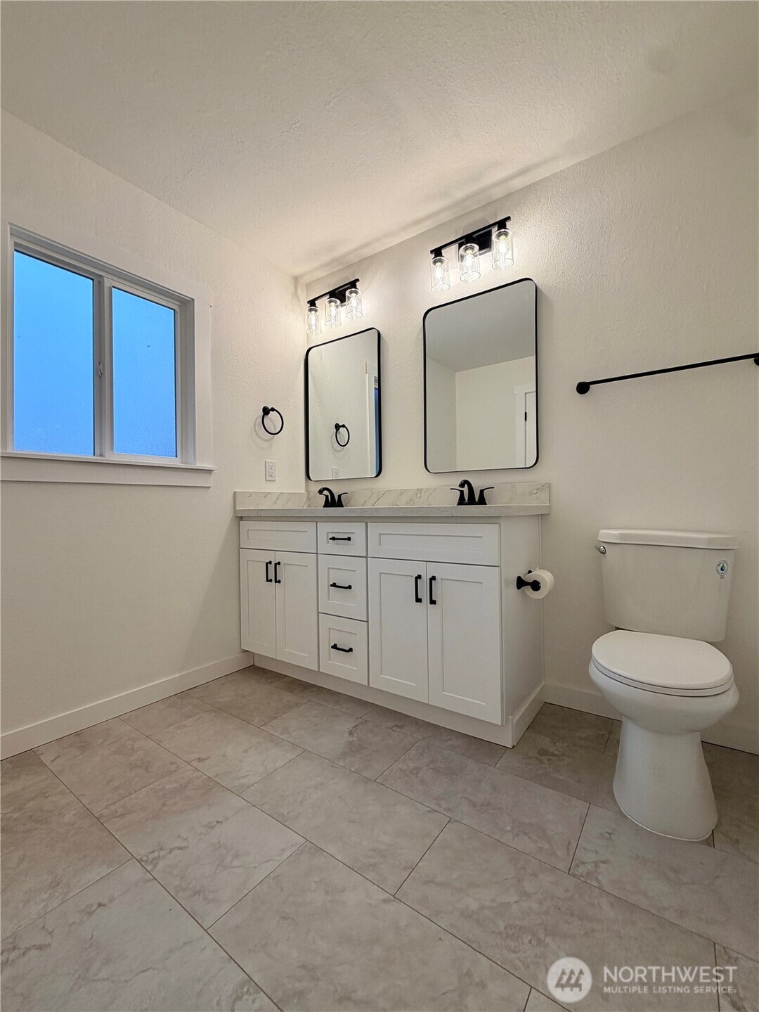 2405 Northeast 10th Street Renton, WA 98056 - Photo 24 of 32 Gallery Image 24