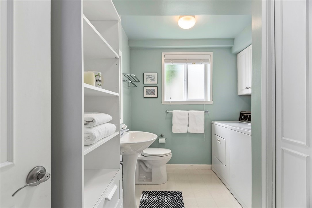 8720 216th Street Southwest Edmonds, WA 98026 - Photo 15 of 25 Gallery Image 15