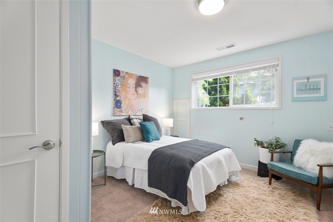 8720 216th Street Southwest Edmonds, WA 98026 - Photo 16 of 25 Gallery Image 16