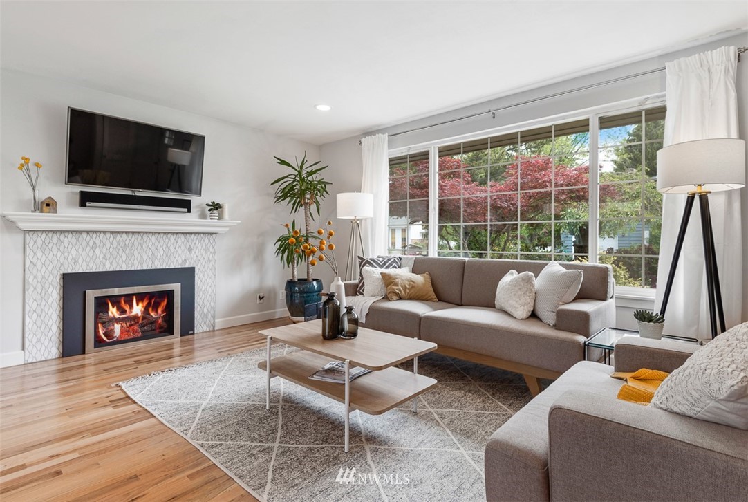 8720 216th Street Southwest Edmonds, WA 98026 - Photo 3 of 25 Gallery Image 3