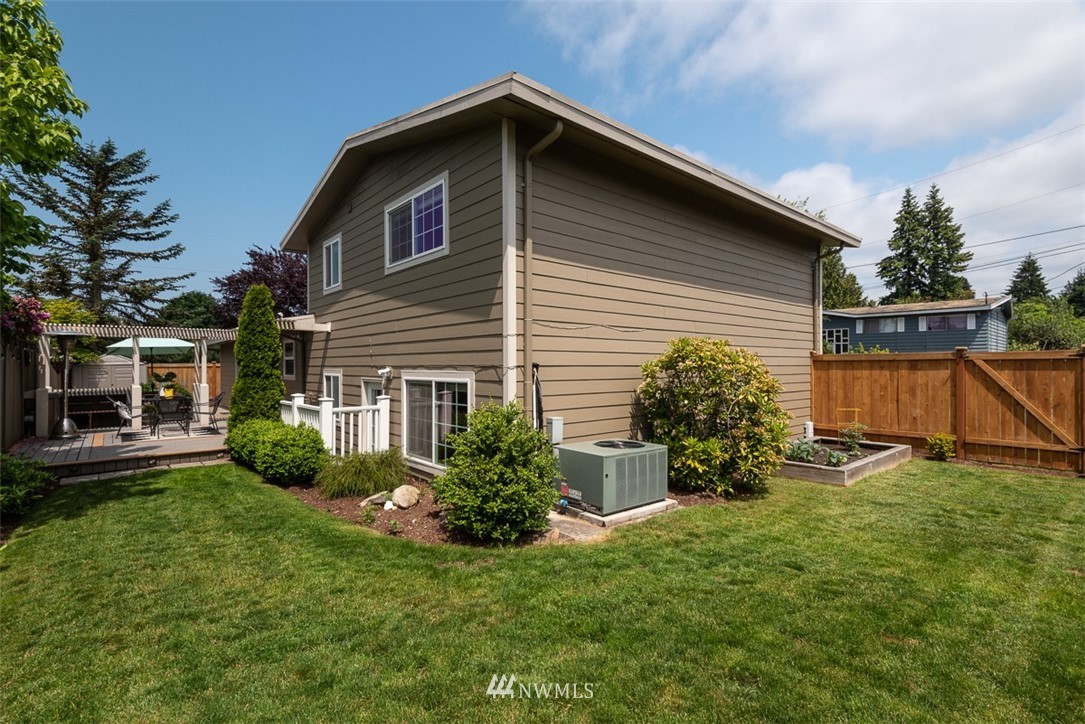 8720 216th Street Southwest Edmonds, WA 98026 - Photo 21 of 25 Gallery Image 21