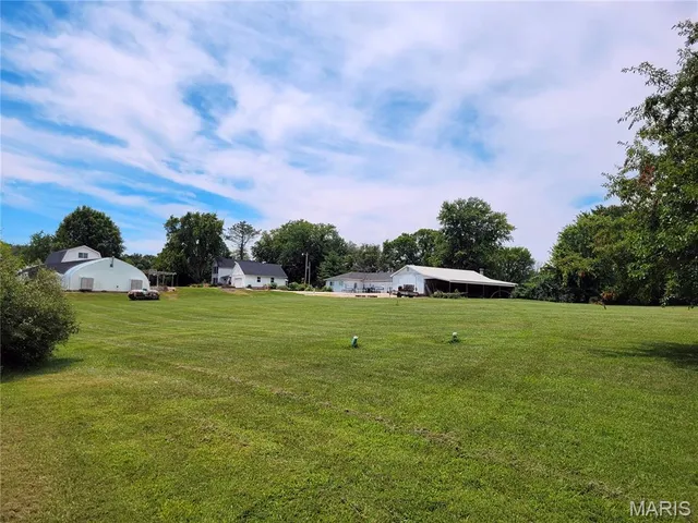 $719,000 | 22169 Northwest Service Road, Warrenton, MO 63383