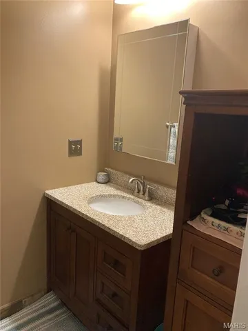 $719,000 | 22169 Northwest Service Road, Warrenton, MO 63383