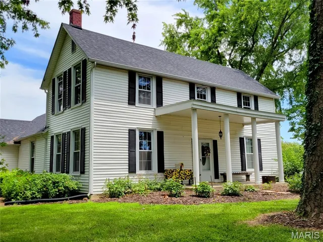 $719,000 | 22169 Northwest Service Road, Warrenton, MO 63383